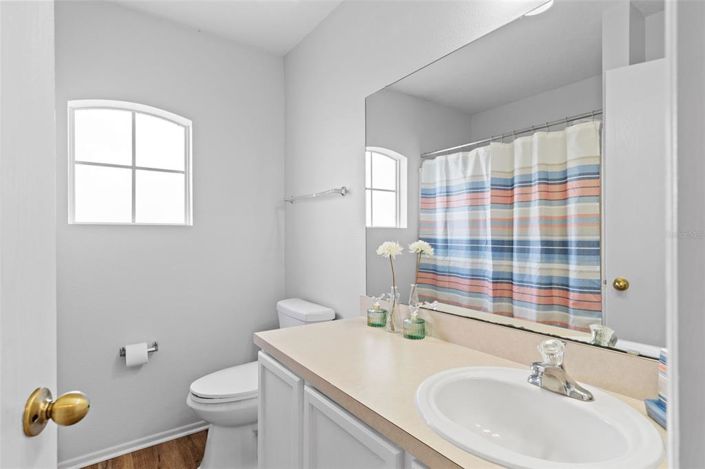 Image No.27-5 Bed Property for sale