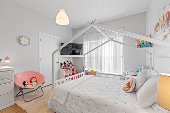 Image No.6-5 Bed Property for sale