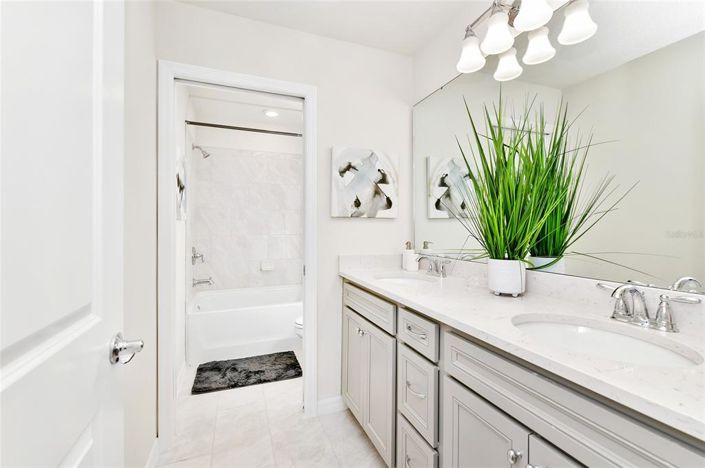 Image No.31-7 Bed Property for sale