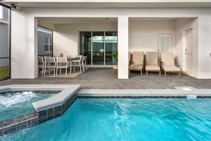 Image No.33-7 Bed Property for sale