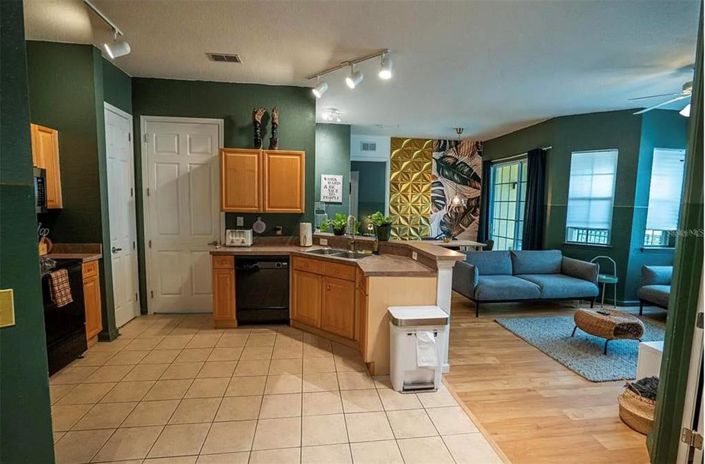 Image No.27-2 Bed Property for sale