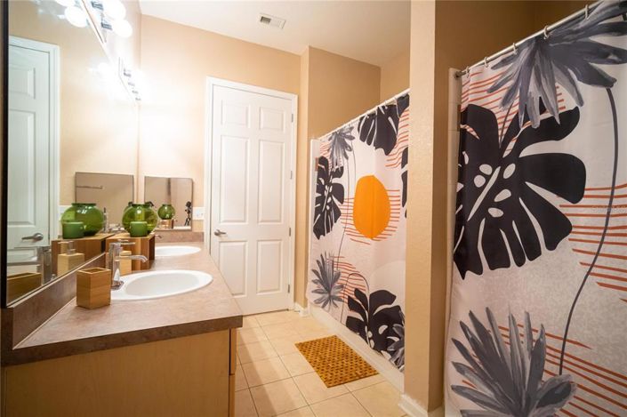 Image No.7-2 Bed Property for sale