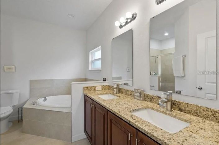 Image No.10-4 Bed Property for sale