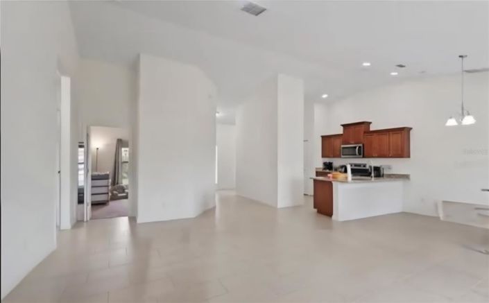 Image No.6-4 Bed Property for sale