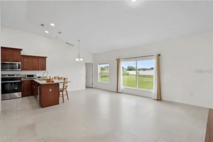 Image No.7-4 Bed Property for sale