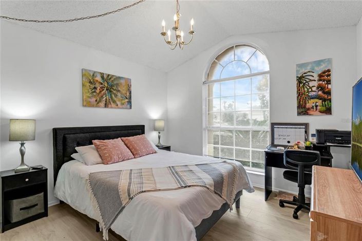 Image No.11-3 Bed Property for sale