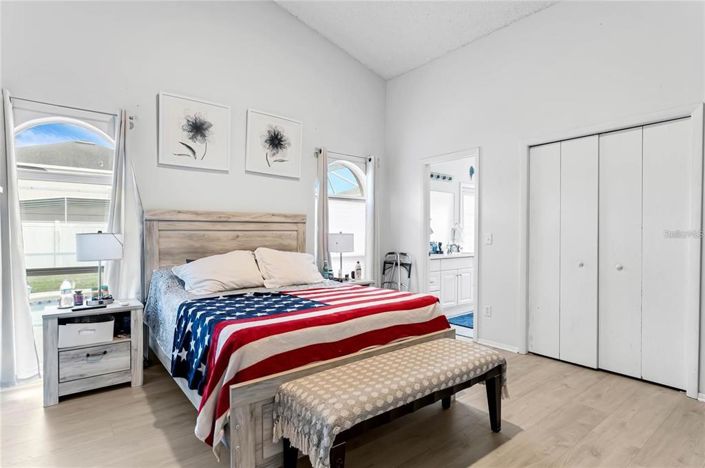 Image No.13-3 Bed Property for sale