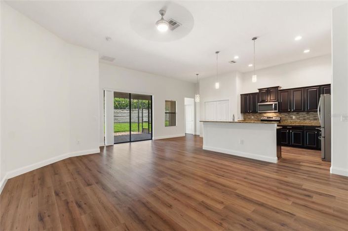 Image No.10-Propriété de 4 chambres à vendre à Davenport