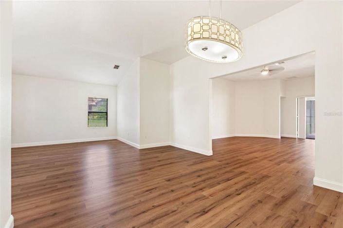 Image No.9-Propriété de 4 chambres à vendre à Davenport