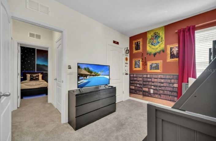 Image No.9-6 Bed Property for sale