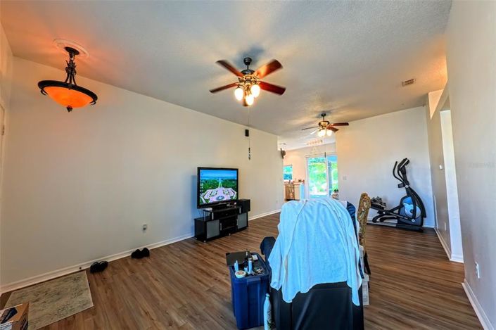 Image No.7-2 Bed Property for sale