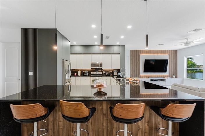 Image No.23-3 Bed Property for sale