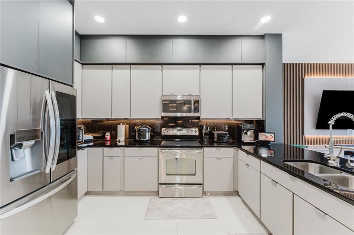 Image No.29-3 Bed Property for sale