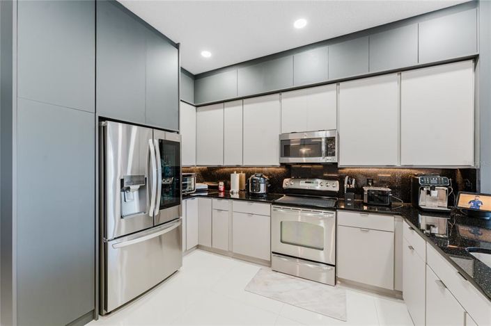 Image No.30-3 Bed Property for sale