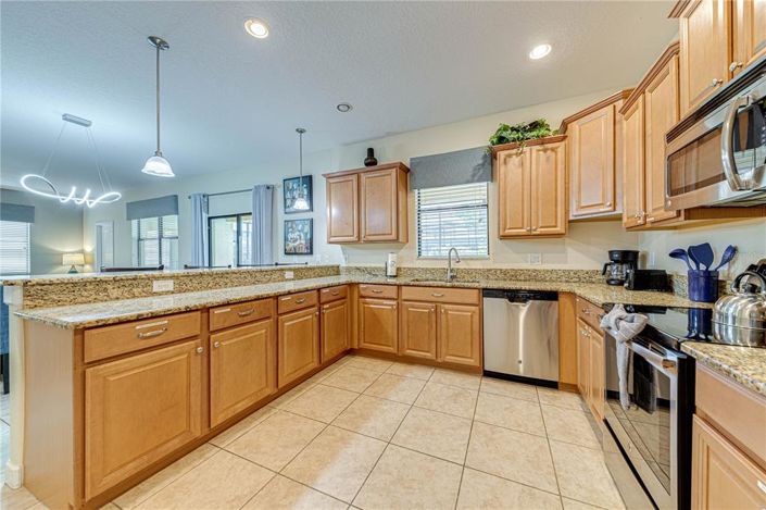 Image No.15-6 Bed Property for sale