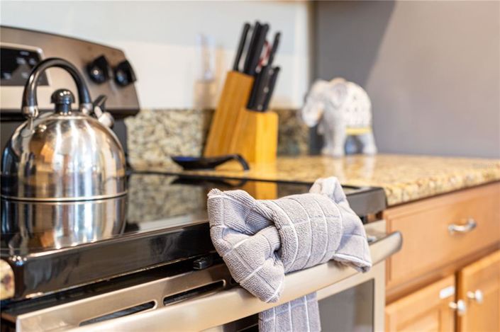 Image No.56-6 Bed Property for sale