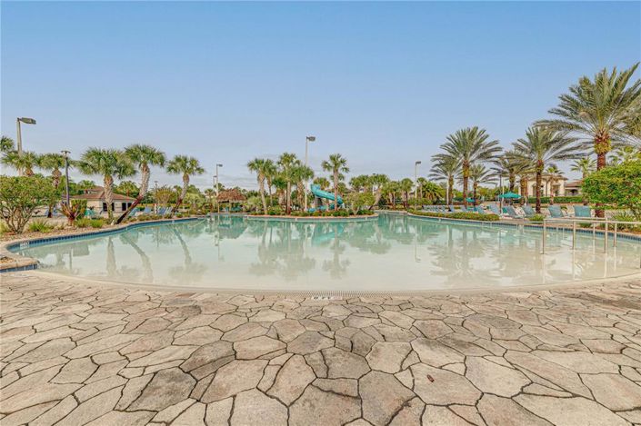 Image No.85-6 Bed Property for sale