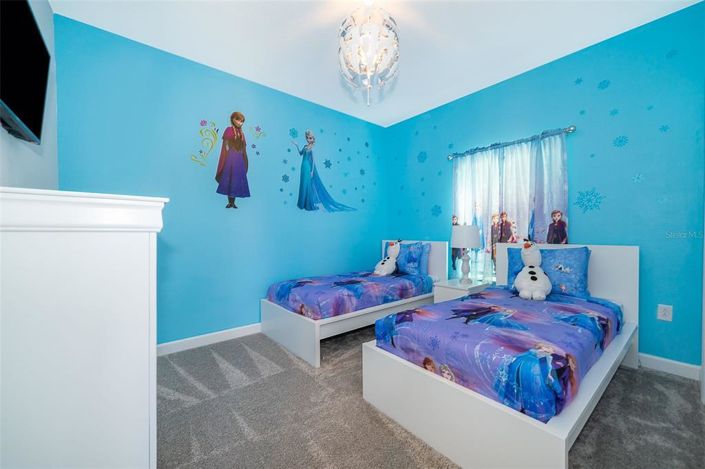 Image No.18-5 Bed Townhouse for sale