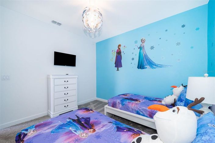 Image No.19-5 Bed Townhouse for sale