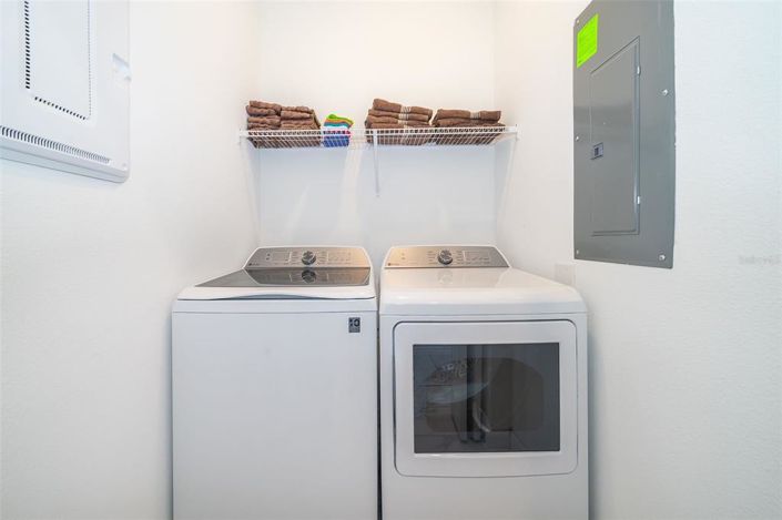 Image No.28-5 Bed Townhouse for sale