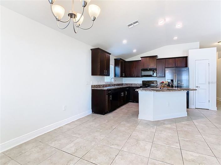 Image No.12-3 Bed Property for sale