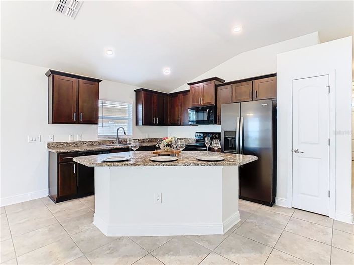 Image No.15-3 Bed Property for sale