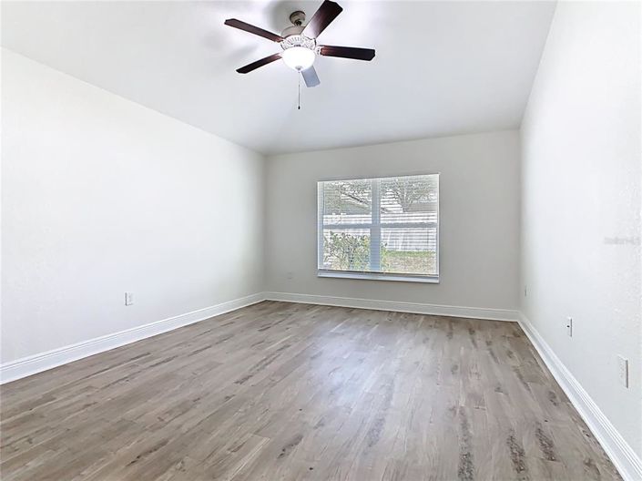 Image No.32-3 Bed Property for sale