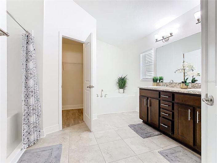 Image No.35-3 Bed Property for sale