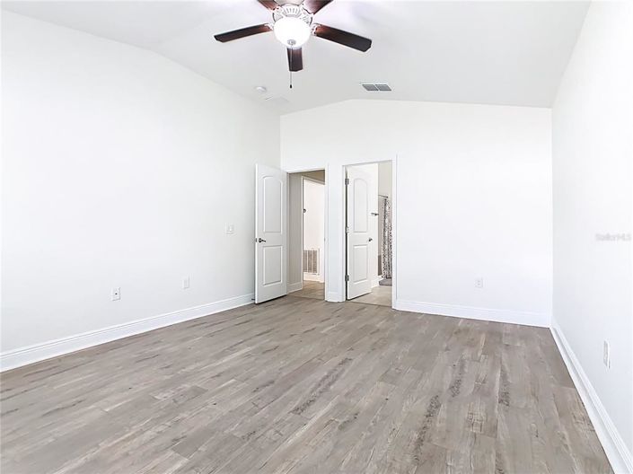 Image No.40-3 Bed Property for sale