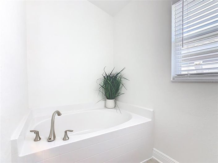 Image No.47-3 Bed Property for sale