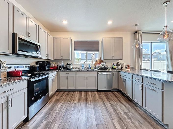 Image No.10-4 Bed Property for sale