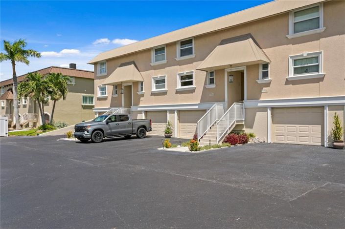 Image No.1-2 Bed Townhouse for sale