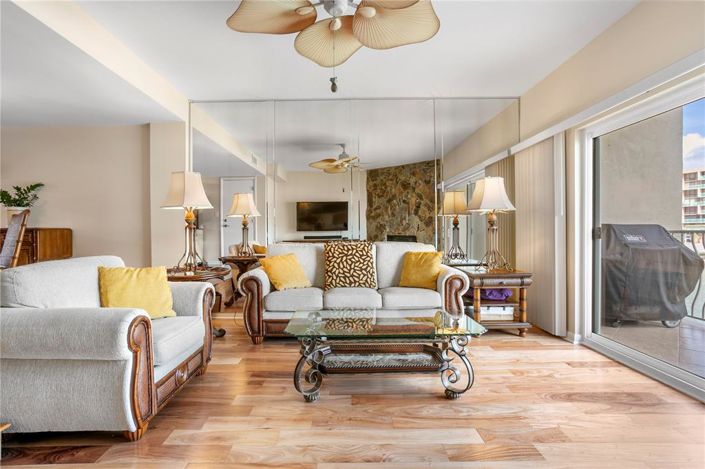 Image No.65-Maison de ville de 2 chambres à vendre à Treasure Island