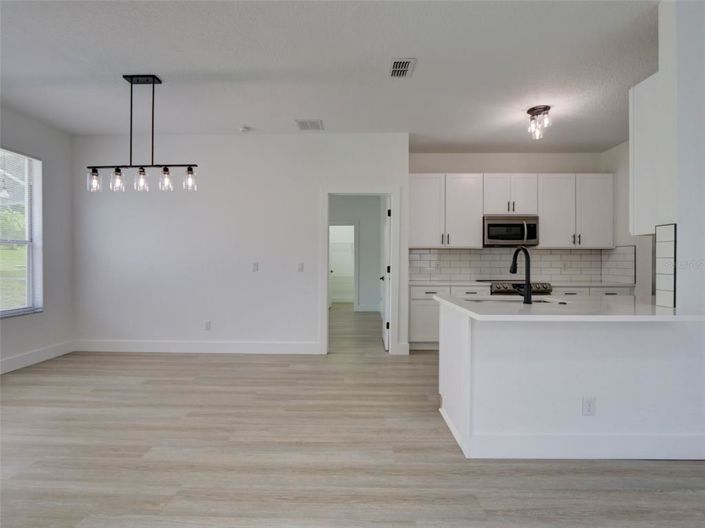 Image No.12-4 Bed Property for sale