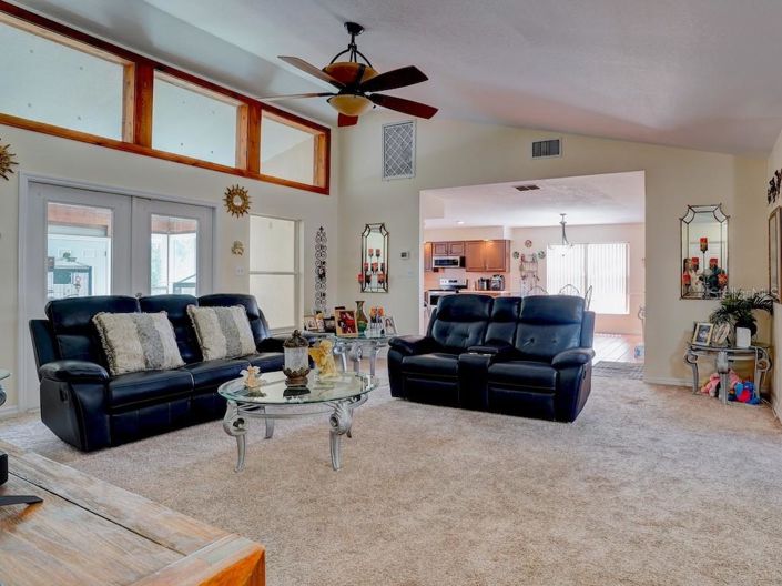 Image No.12-3 Bed Property for sale