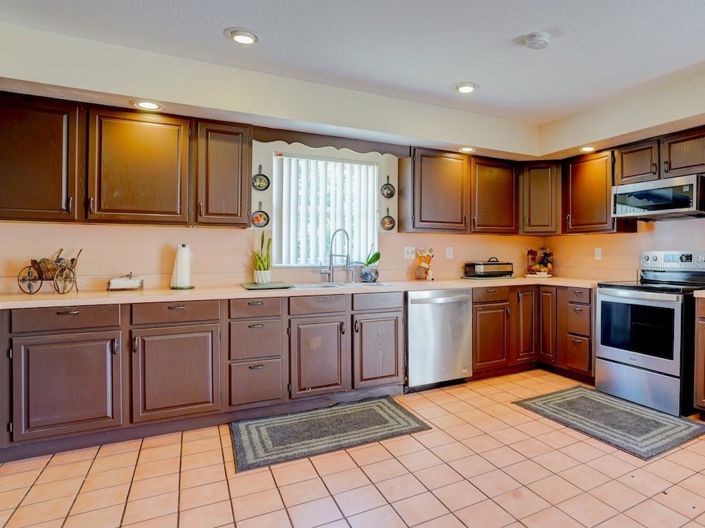 Image No.17-3 Bed Property for sale