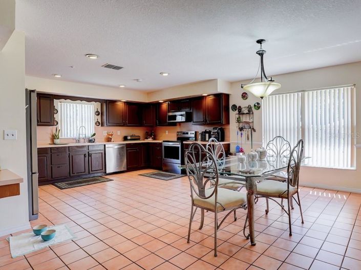 Image No.18-3 Bed Property for sale