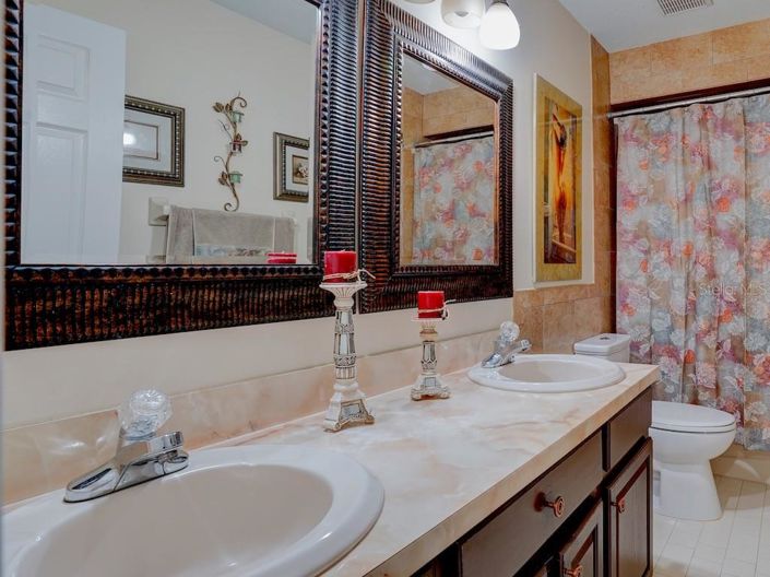 Image No.25-3 Bed Property for sale