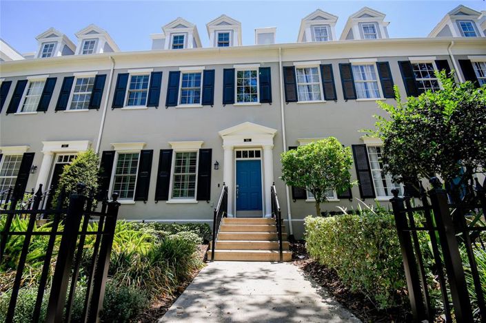 Image No.1-4 Bed Townhouse for sale
