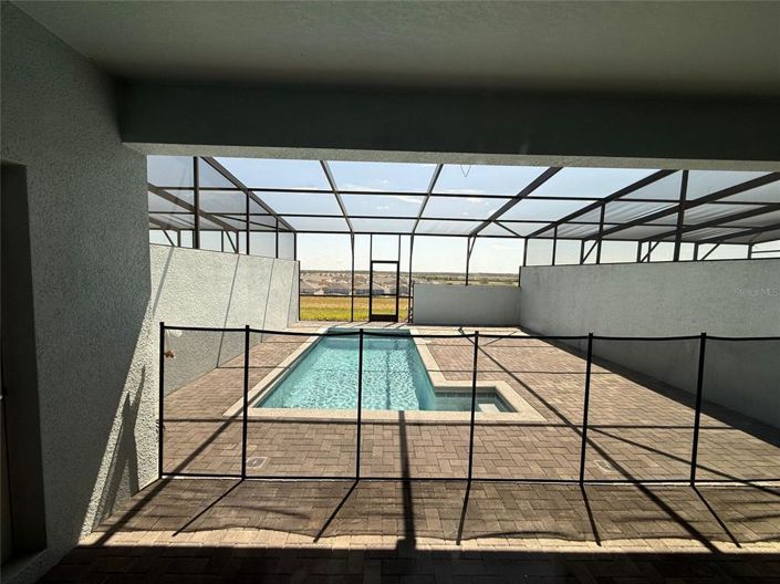 Image No.17-5 Bed Townhouse for sale