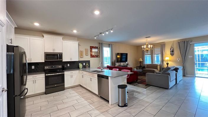 Image No.23-7 Bed Property for sale