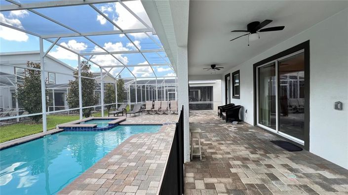 Image No.24-7 Bed Property for sale