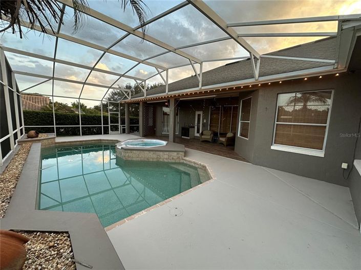 Image No.5-Propriété de 4 chambres à vendre à Orlando