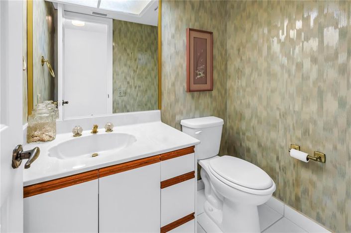 Image No.28-2 Bed Property for sale