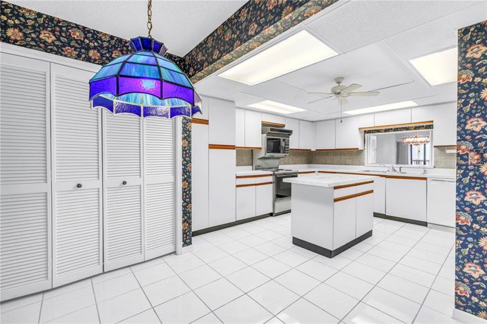 Image No.6-2 Bed Property for sale