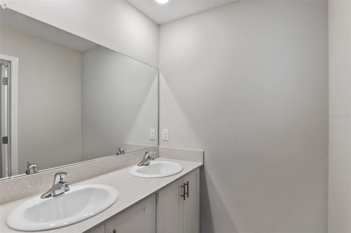 Image No.29-6 Bed Property for sale