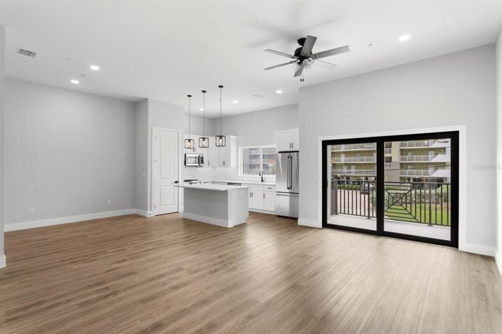 Image No.11-5 Bed Townhouse for sale