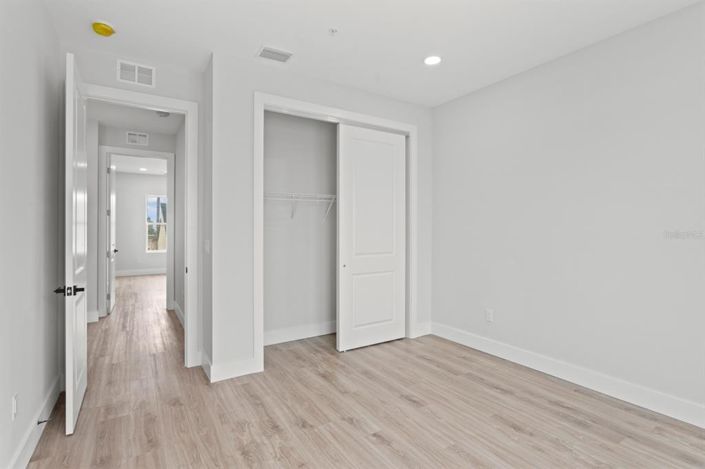 Image No.25-5 Bed Townhouse for sale