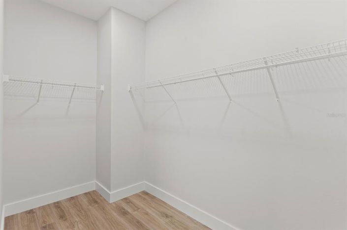 Image No.29-5 Bed Townhouse for sale