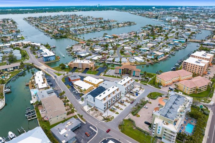 Image No.3-5 Bed Townhouse for sale